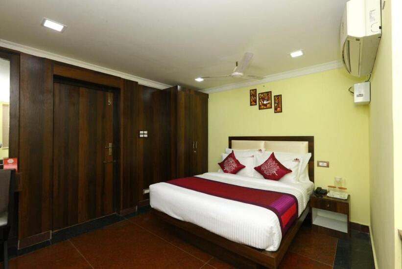 Hotel Titanium Tower Madras Buitenkant foto