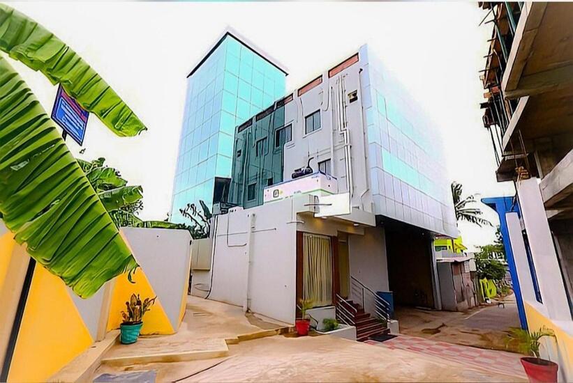 Hotel Titanium Tower Madras Buitenkant foto